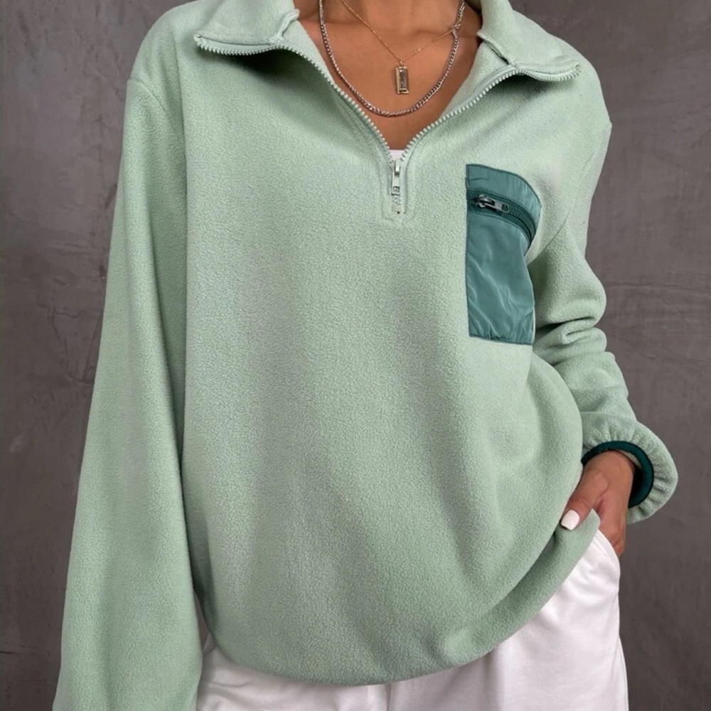 Green fleece sweater